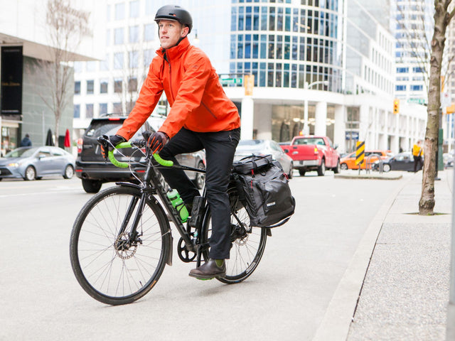 Two Wheel Gear - Classic 3.0 Garment Pannier - Graphite Grey - Bike Suit Bag - Bicycle Commuter